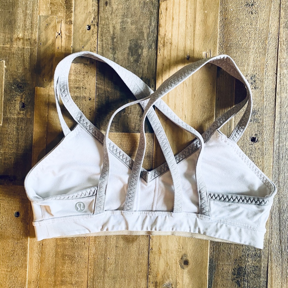 Lululemon sports bra
